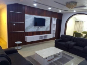 Rotzy Residences Adefowope - Home Away From Home